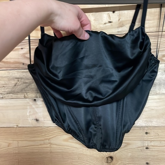 Urban Outfitters size Large Black Satin Soft Buttery Corset Top with Zipper Back - Picture 4 of 7